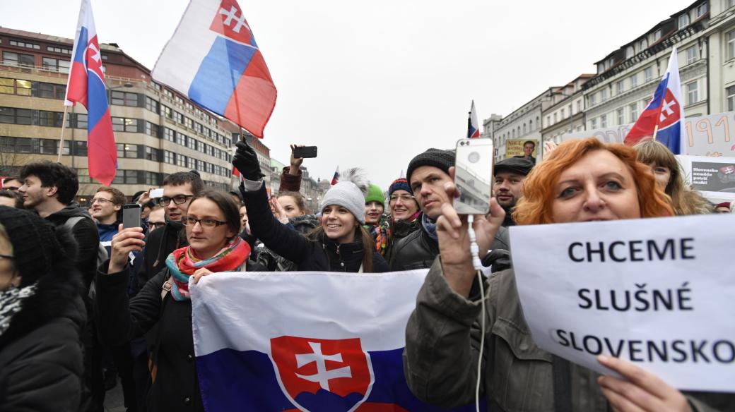 Protivládní demonstrace na Slovensku pokračují