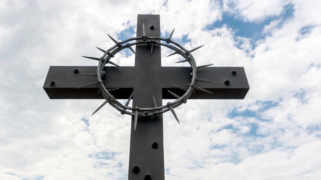 Švédské šance u Přerova, na kopci nad městem Přerov byl v roce 2018 vysvěcen nový kovaný prostřílený kříž na památku masakru, který se zde udál v červnu 1945