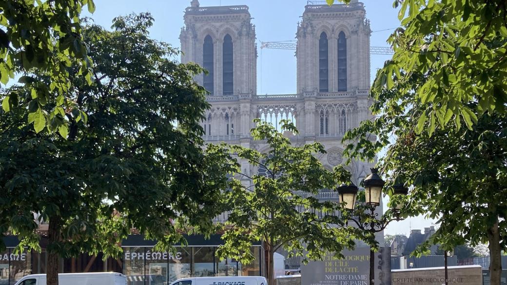 Katedrála Notre-Dame by měla být znovu přístupná koncem roku 2024