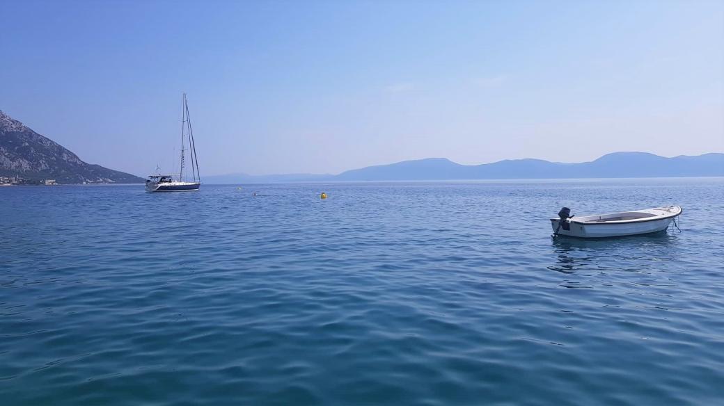 Chorvatsko, moře, lodě, dovolená, koupání, léto, cestování, ilustrační foto