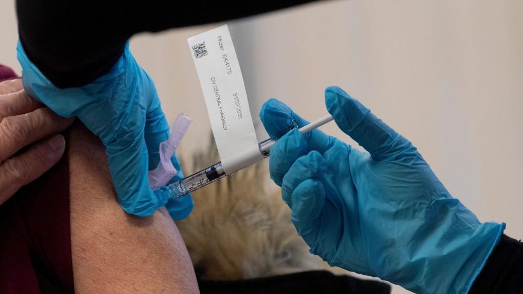 Očkování proti koronaviru v Kanadě