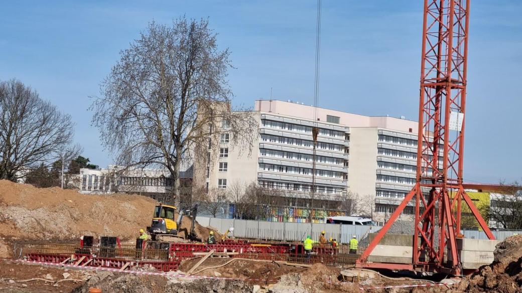 Univerzita obrany buduje v Hradci Králové nové vědeckovýzkumné laboratoře