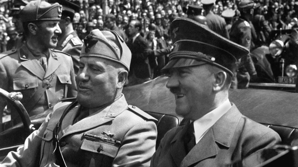 Benito Mussolini a Adolf Hitler v Mnichově v roce 1940