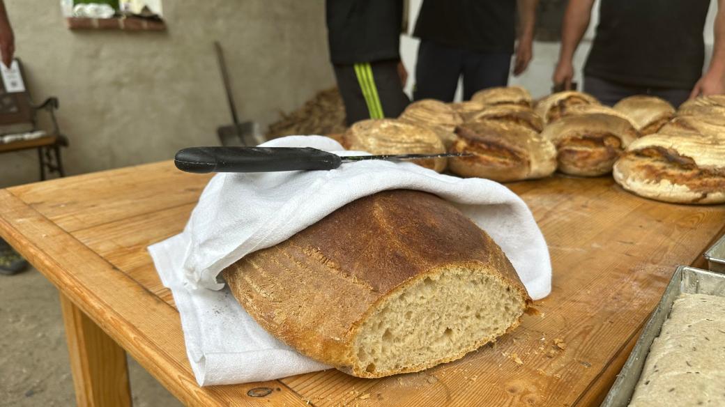 Chleba upečený v peci chutná jinak