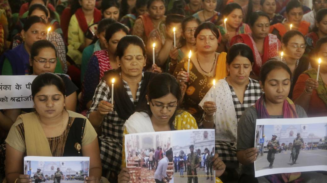 Modlitby za oběti výbuchů na Srí Lance