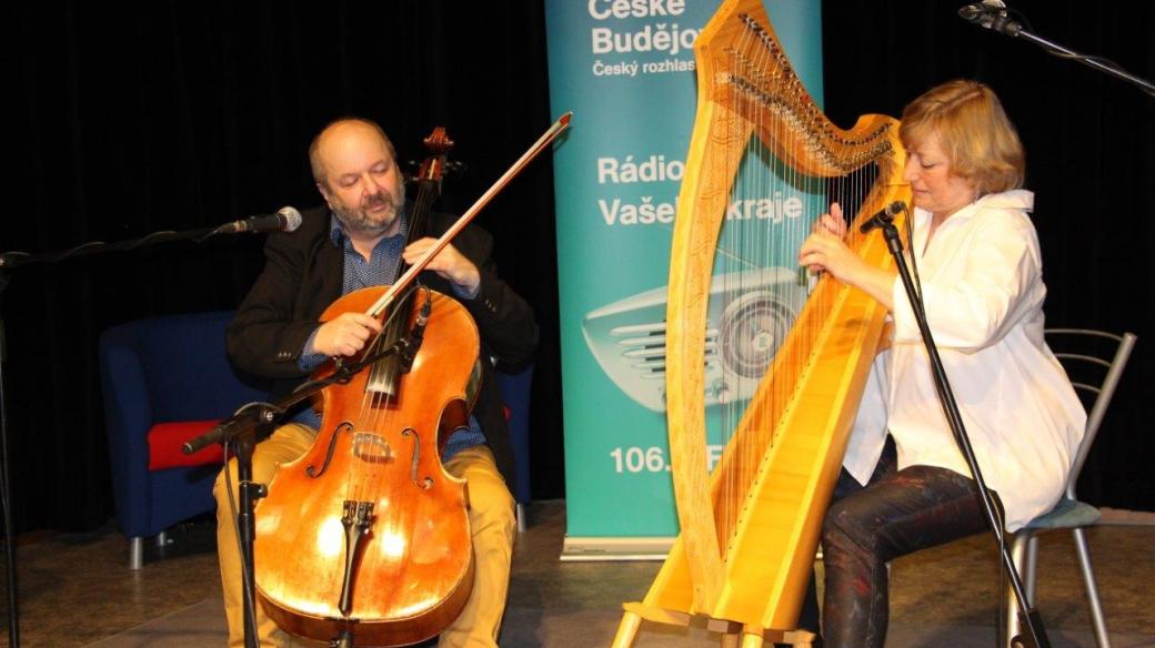 Koncert dvojice Bárka ve studiovém sále Českého rozhlasu České Budějovice