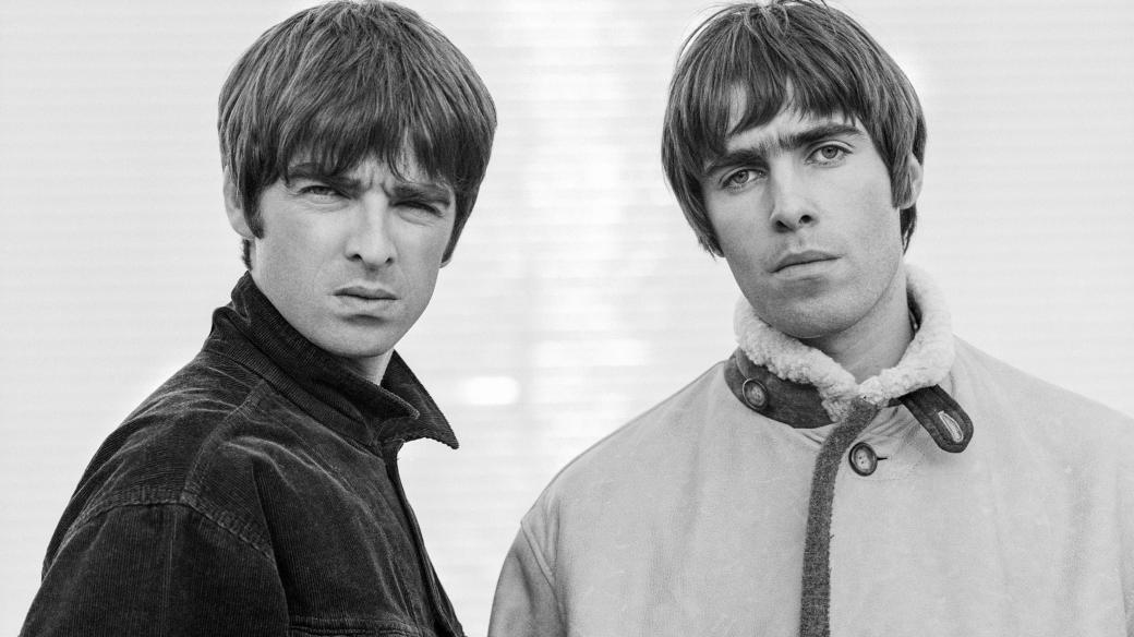 Bratři Noel a Liam Gallagherovi v dokumentu Oasis: Supersonic