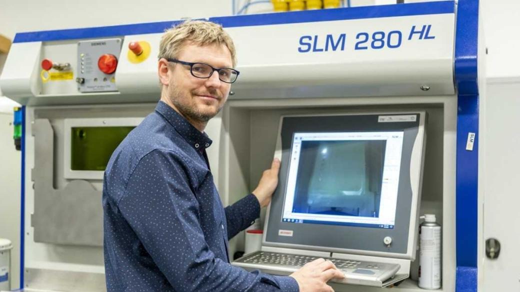 Hostem v Českém rozhlasu Liberec byl Jiří Šafka, vedoucí skupiny 3D tisku na Ústavu pro nanomateriály, pokročilé technologie a inovace TUL