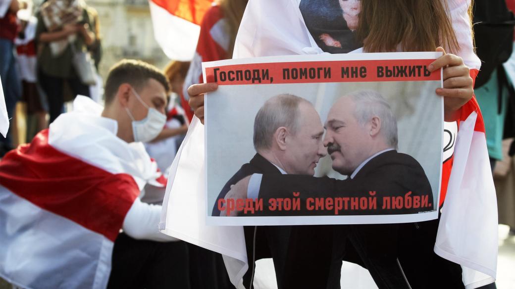 Demonstrace proti ruskému prezidentovi Vladimirovi Putinovi a běloruskému prezidentovi Alexandrovi Lukašenkovi