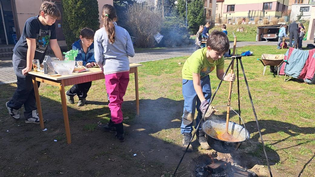 Dům dětí a mládeže v Klatovech uspořádal akci Ulov si svůj oběd