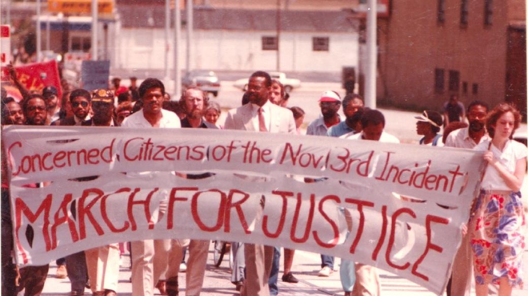 Po masakru v Greensboro vyÁli lidÇ do ulic, rok 1979.jpg