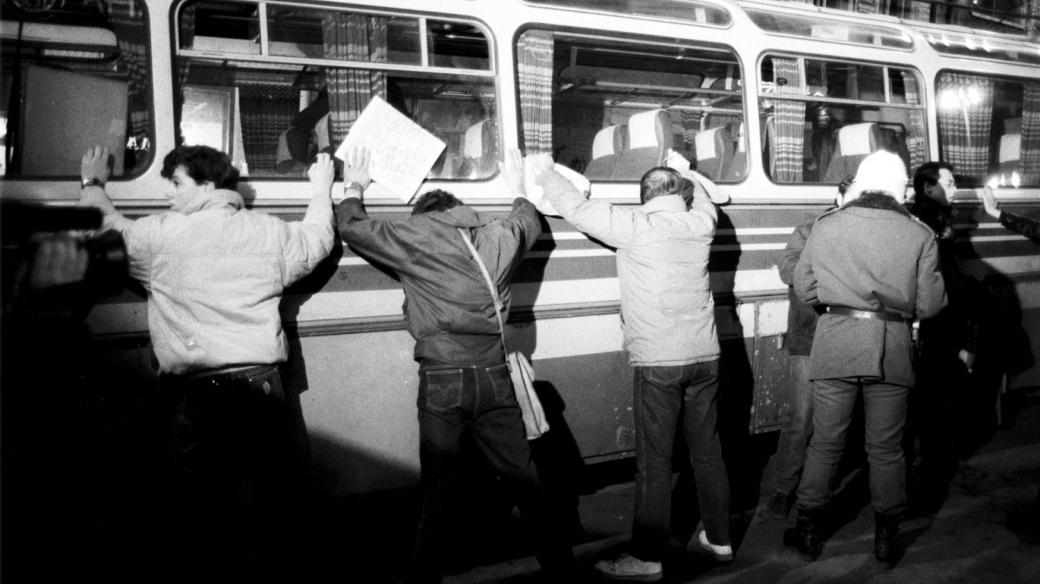Zásah SNB proti demonstraci na Václavském náměstí v Praze na 20. výročí sebeupálení Jana Palacha (19. 1. 1989)
