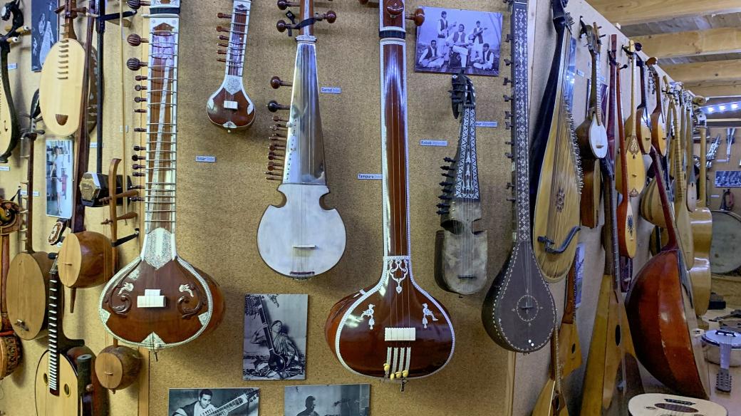 Expozice hudebních nástrojů v Ostružné je výjimečná svým rozsahem a obsahem