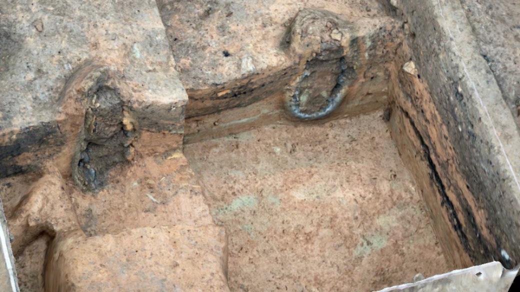 Železářská pec nalezená pod D6