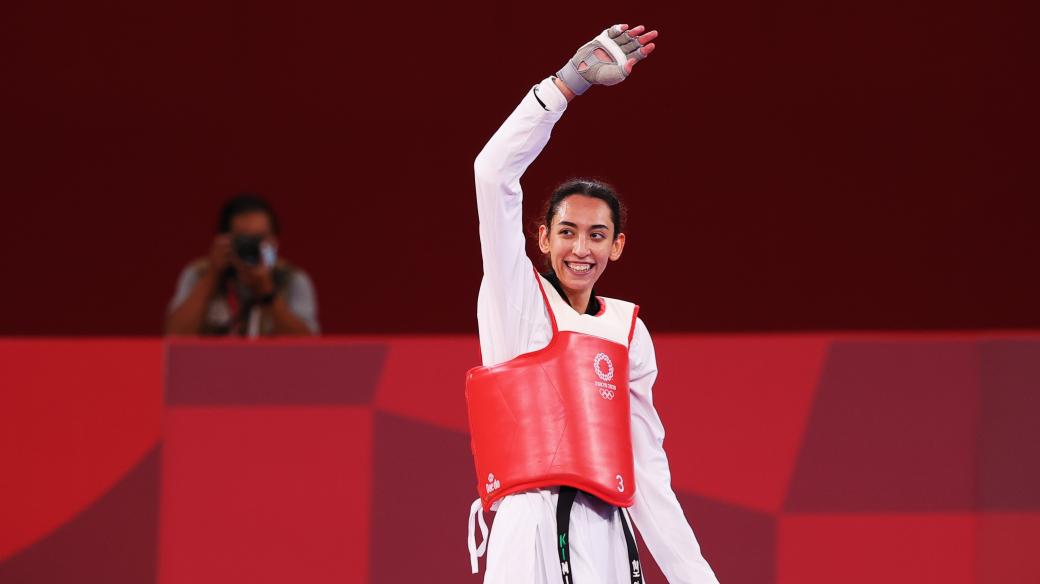 Taekwondistka Kimia Alízadahová reprezentovala na olympijských hrách v Tokiu tým uprchlíků