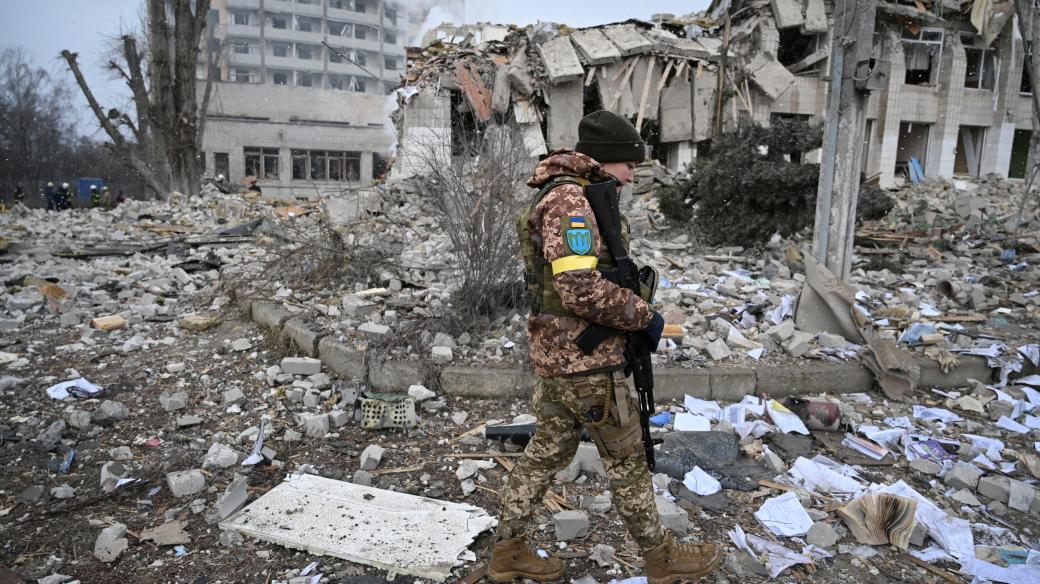 Zničená školní budova v Žitomyru