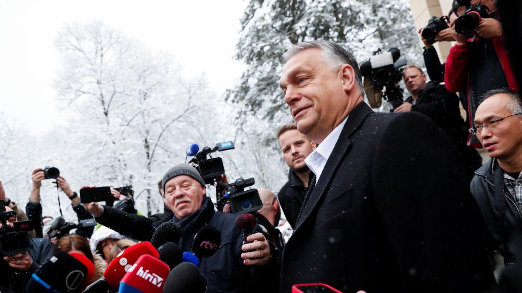 Maďarský premiér mluvil s novináři po opuštění volební místnosti