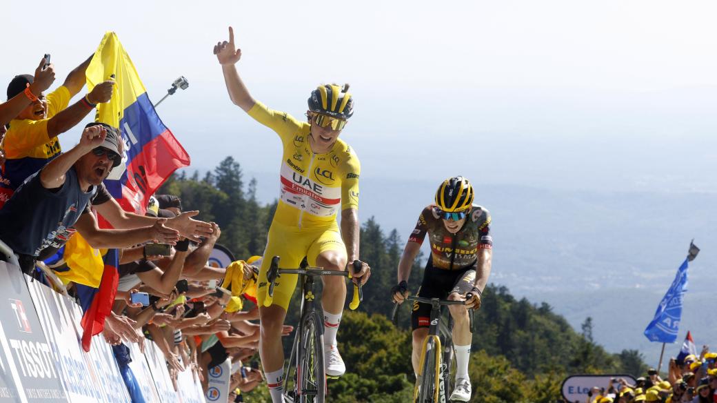 Třítýdenní etapový závod Tour de France přináší mnoho příběhů a zajímavých okamžiků. Připomeňte si je s námi
