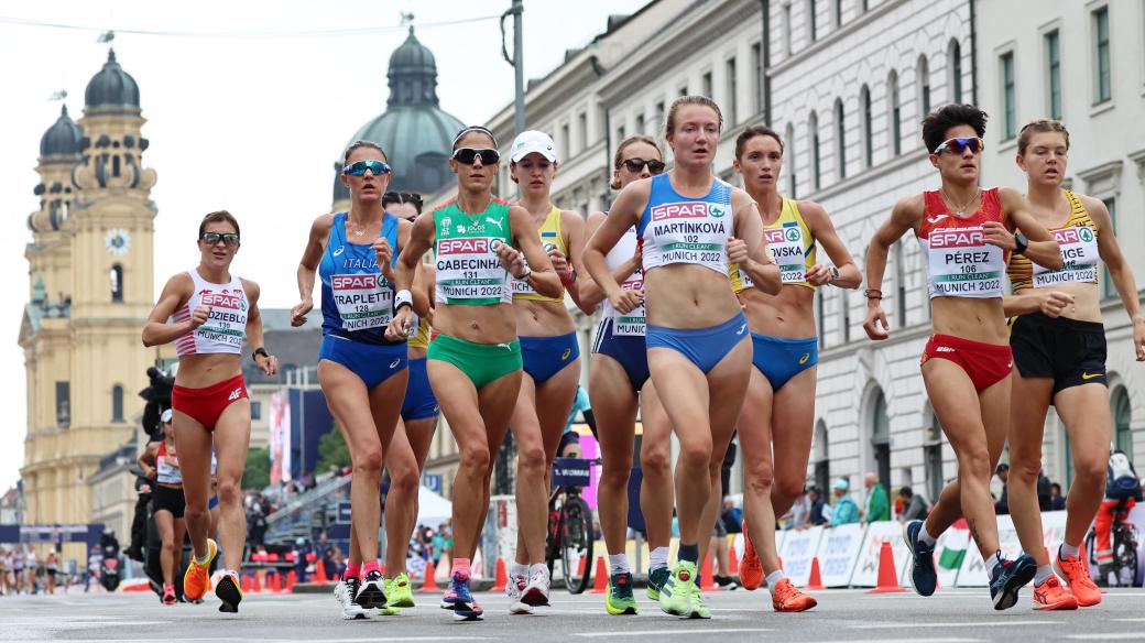 Eliška Martínková (uprostřed) během závodu v Mnichově.