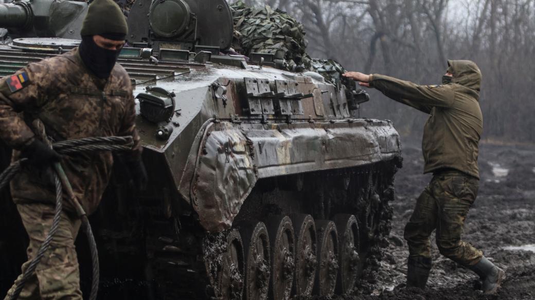 Ukrajina se bude v chystané ofenzivě opírat hlavně o svoji těžkou techniku. Nejvíce by ale potřebovala podporu ze vzduchu