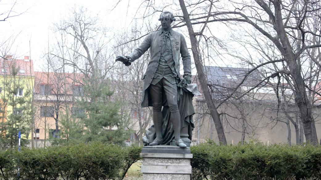 Pomník Josefa II. stával před Německým domem na dnešním Moravském náměstí v Brně