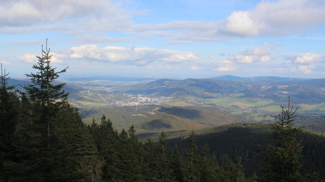 Pohled od chaty Jiřího na Šeráku do údolí