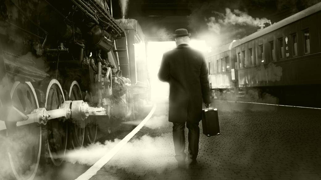 Muž na nádraží (ilustrační foto)