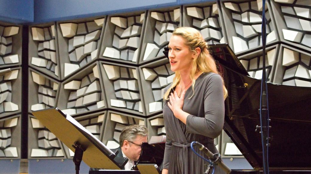 Studio Live: Hlasy Opery Národního divadla, mezzosopranistka Arnheiður Eiríksdóttir