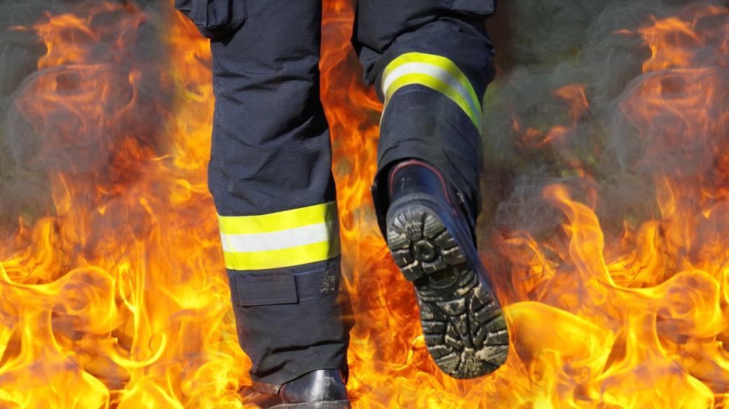 Požár, hasiči (ilustrační fotografie)