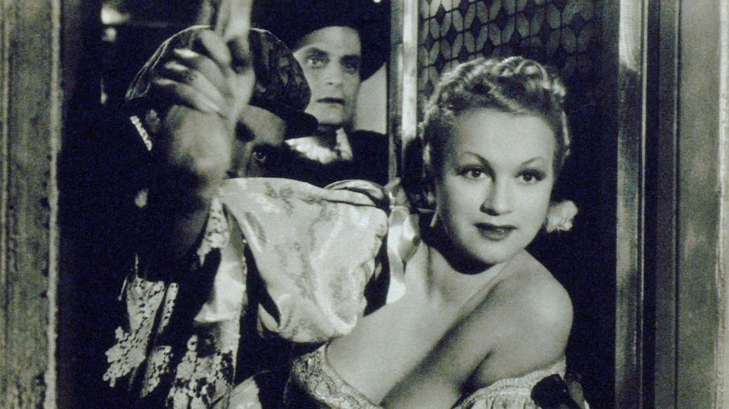 Adina Mandlová ve filmu The Merry Wives (1939)