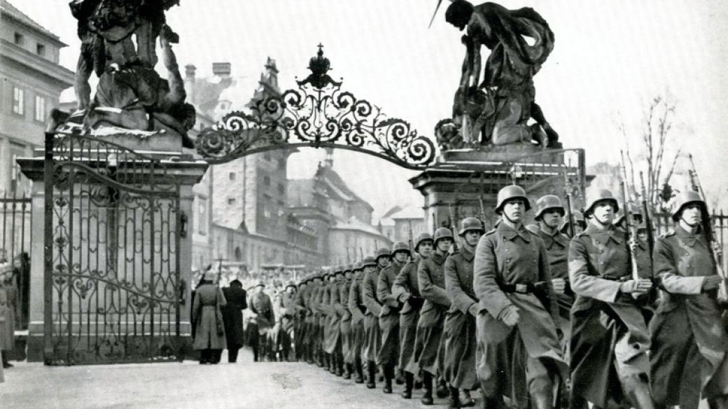 Vojáci Wehrmachtu na Pražském Hradě