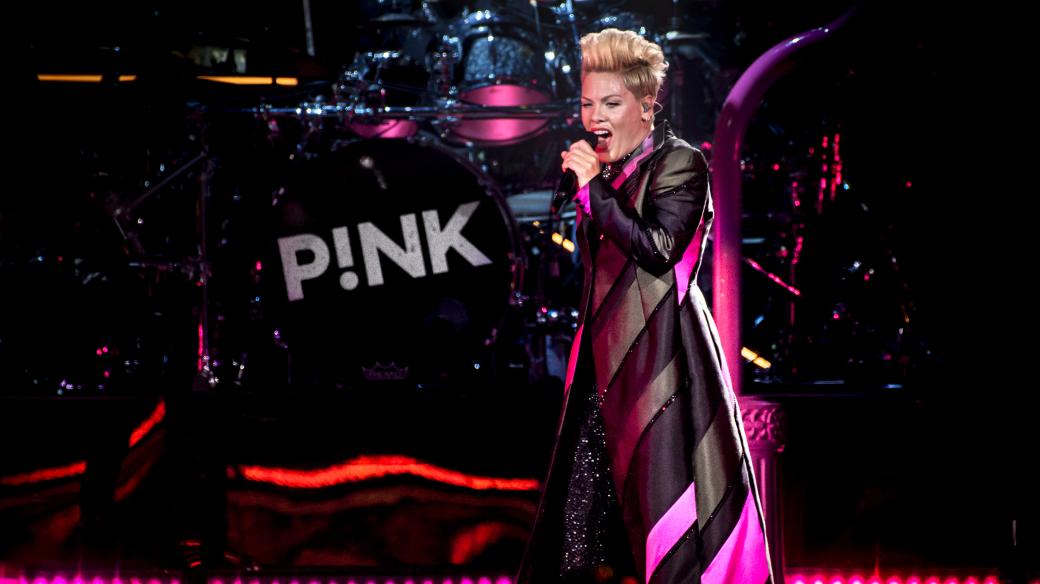 Zpěvačka Pink při vystoupení v Torontu