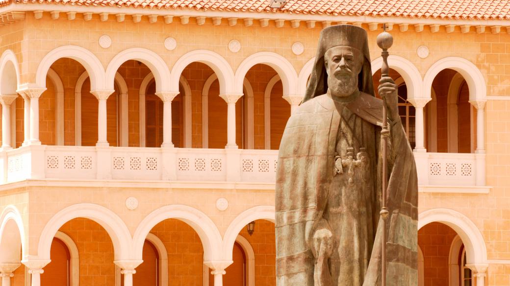 Makarios III. (Zypern, Lefkosia, Statue des Erzbischofs Makarios III.)