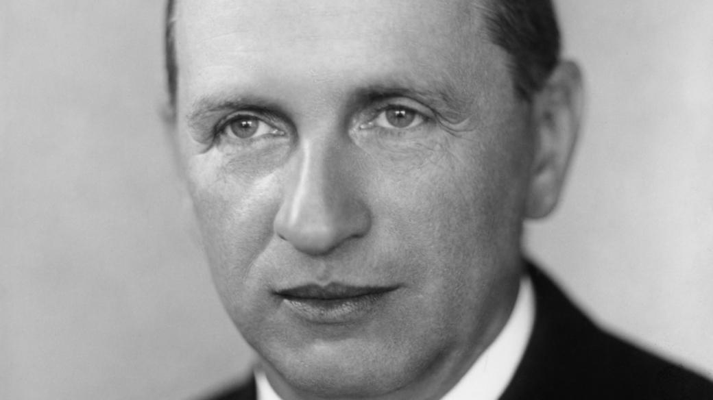 Spisovatel Jaroslav Durych v roce 1937