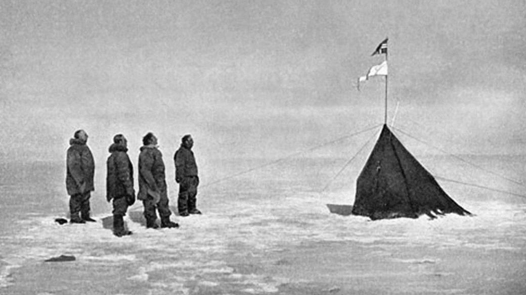 Amundsenova expedice u jižního pólu: zleva Roald Amundsen, Helmer Hanssen, Sverre Hassel a Oscar Wisting