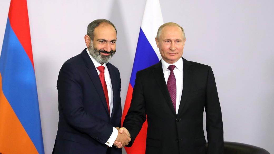 Arménský premiér Nikol Pašinjan s ruským prezidentem Vladimirem Putinem