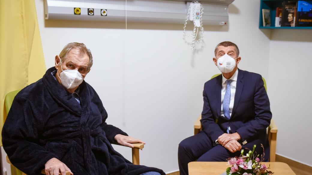 Andrej Babiš navštívil v Ústřední vojenské nemocnici prezidenta Miloše Zemana