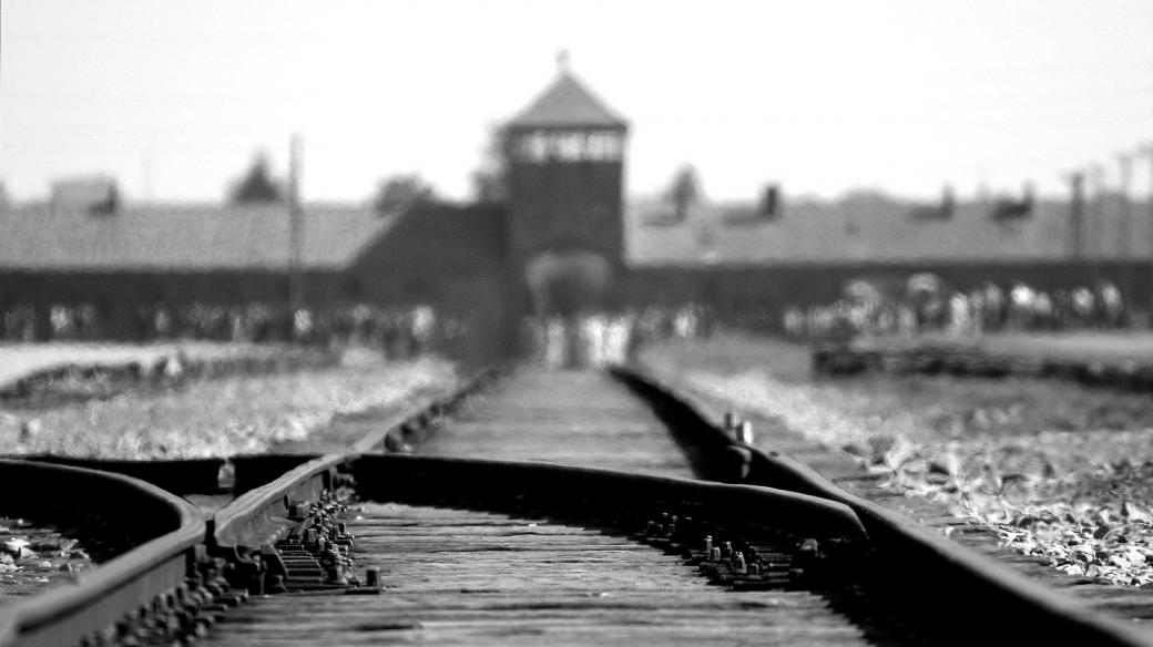 Před 76 lety osvobodila Rudá armáda koncentrační a vyhlazovací tábor Osvětim-Březinka