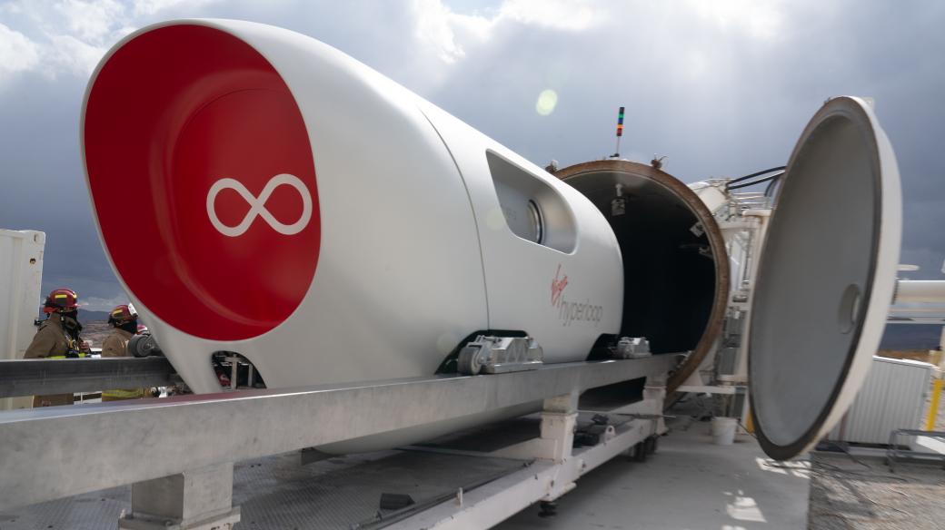 Hyperloop od firmy Virgin Hyperloop, kterým se svezli první pasažéři