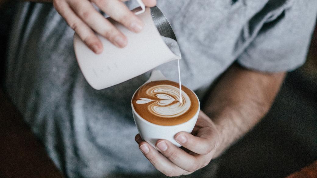 káva, latte art, barista