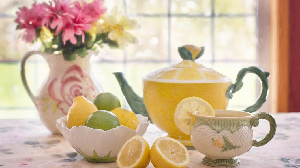 Při karnevalu virů nastává čas na čaj s citronem a medem (ilustrační foto)