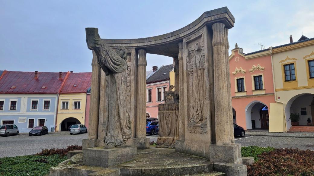 Pomník Jana Blahoslava od Františka Bílka letos oslaví 100 let