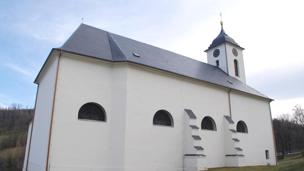 Empírový kostel sv. Rocha pochází z roku 1828