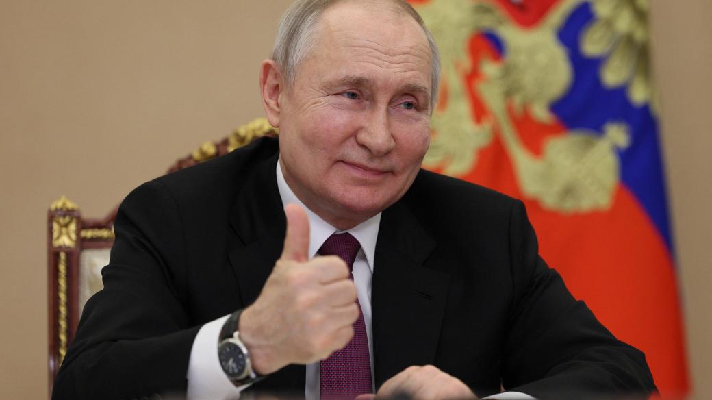 BONUS: Takzvané volby. Putin popáté prezidentem • mujRozhlas