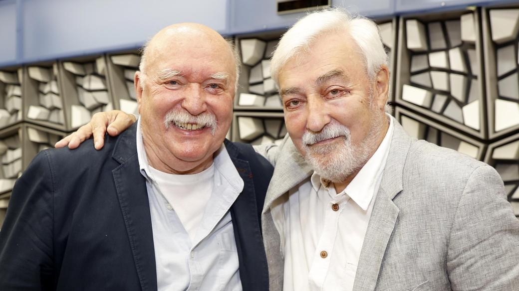 Miloš Skalka a Jan Rosák oslavili v Toboganu Aleše Cibulky 75. narozeniny