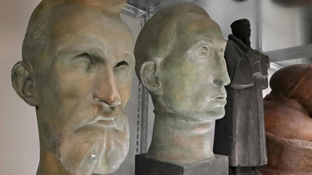 Modely portrétních bust Franze Metznera