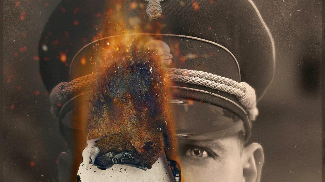 Jason Clarke jako Reinhard Heydrich na plakátu ke snímku Muž se železným srdcem (2017) podle románu HHhH Laurenta Bineta