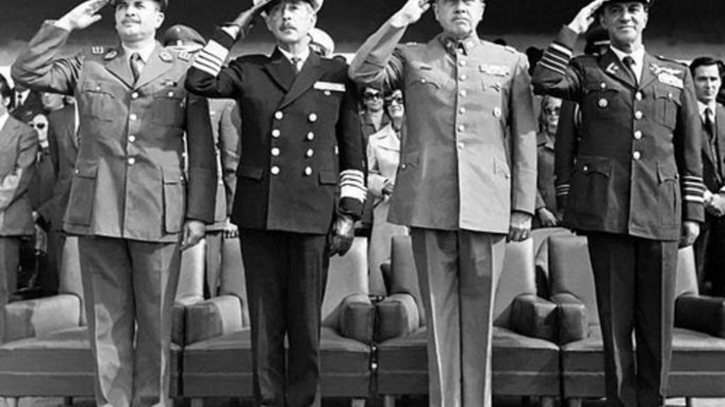 Členové chilské vojenské junty v roce 1973