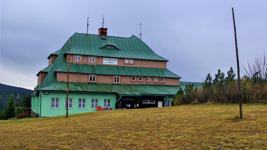 Masarykova chata na Šerlichu je oblíbeným cílem pěších i cyklistů
