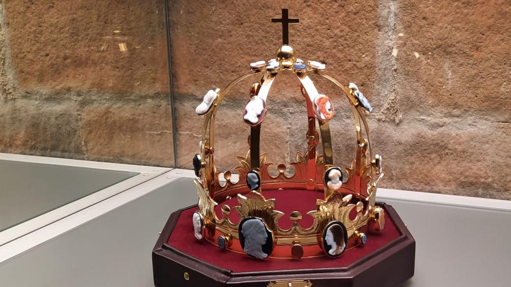 Turnovské muzeum vystavuje repliku Napoleonovy císařské koruny